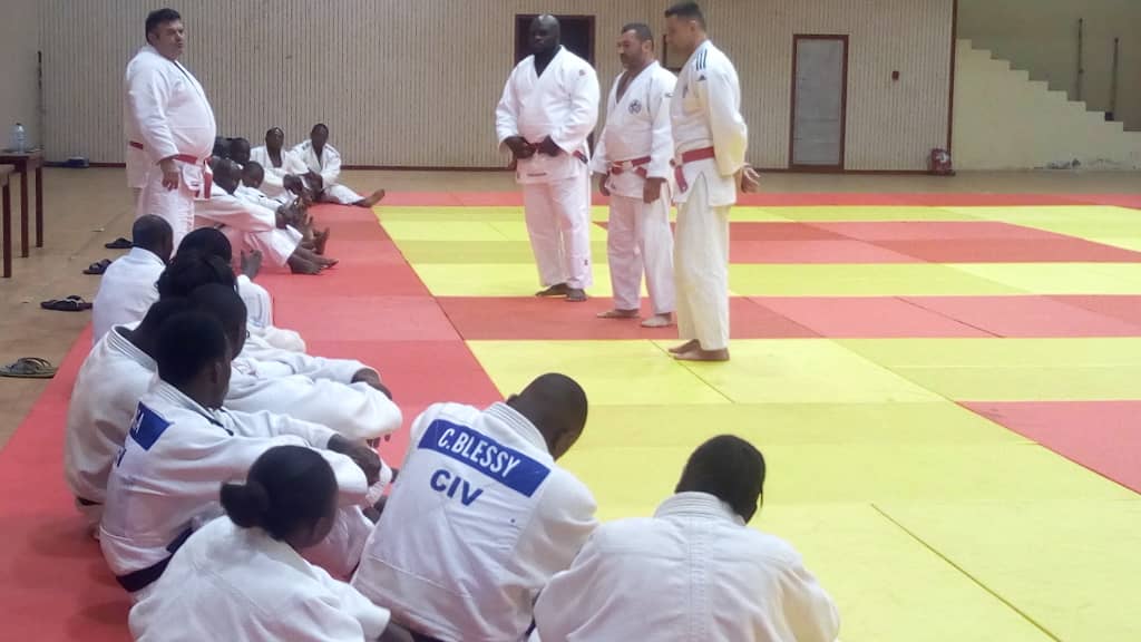 Judo: Les entraineurs judoka à l’école