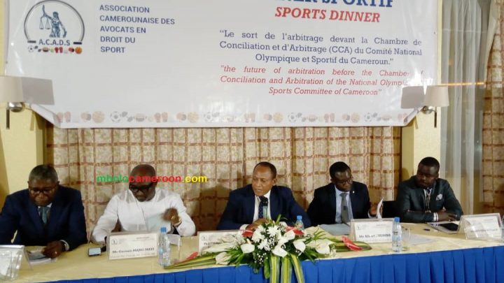 Sport : Des articles, des règlements, des lois et du droit dans les couverts d&rsquo;un dîner sportif…