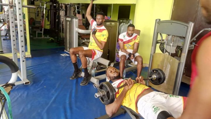 Volleyball :LES LIONS DU VOLLEY BALL en salle de musculation