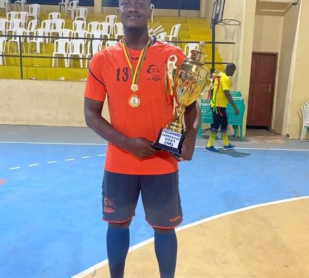 Handball : Finale de la coupe du Cameroun messieurs,  Mvaebeme  Gontrang joueur de FANZ plante le décor