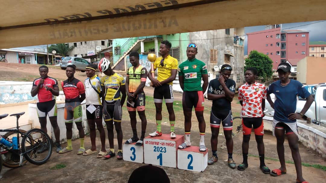 Cyclisme: 4ème étape de la randonnée pascale des montagnes, Mekem s’insère dans le trio de tête, Zang Joël confirme son leadership