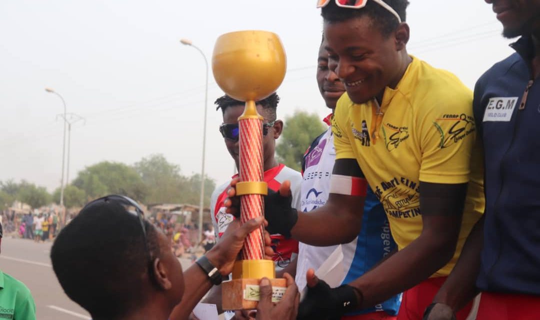 Cyclisme :  6e étape de la Transca 12, Steve Ngueguim de nouveau sur la plus haute marche du podium