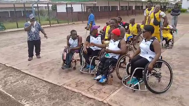 Cédric Lekenzo et les Young Stars, rois du basket sur fauteuils roulants