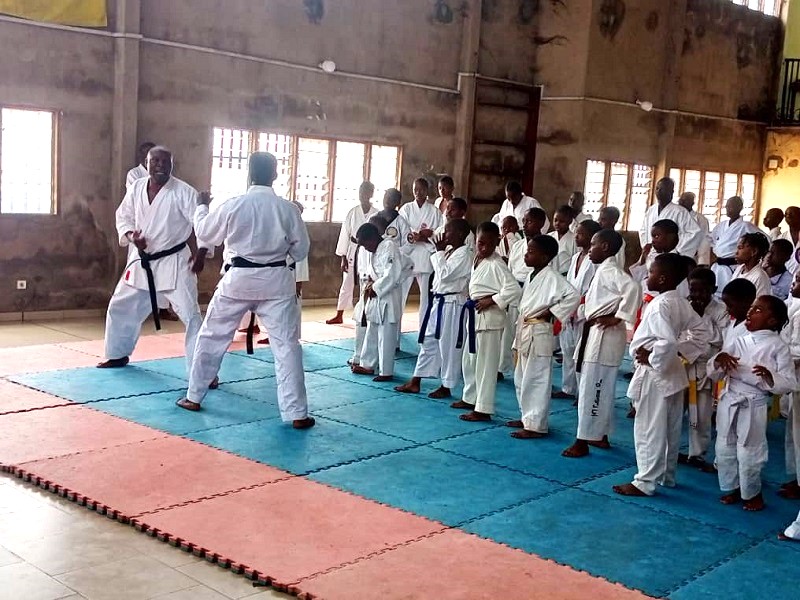 Karaté : Stage de masse du SKC, pour une amélioration basique intellectuelle, sociale et sportive