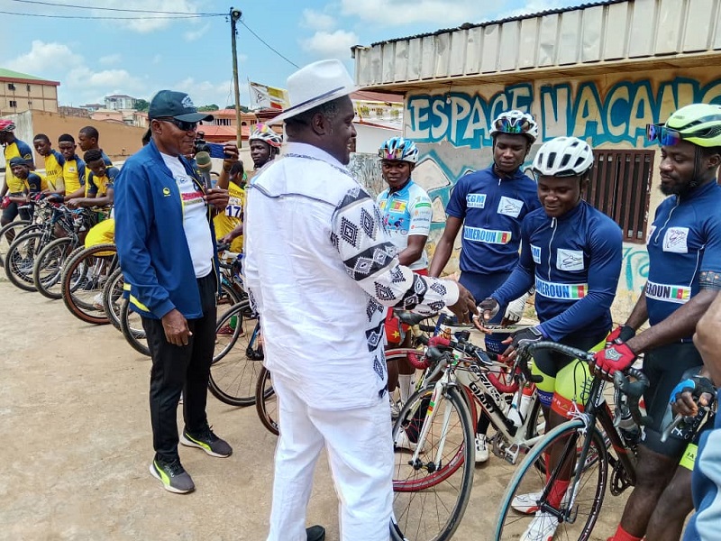 CYCLISME : Transca 14 (Étape 1) — Abdourahman Amadou prend les commandes entre Yaoundé et Ayos