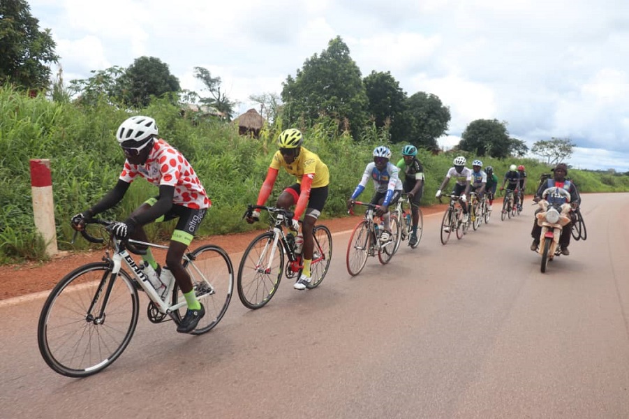 CYCLISME : Transca 14 (Étape 3) — Le jeune Abdoul Karim s&rsquo;impose au sprint entre Meiganga et Ngaoundéré