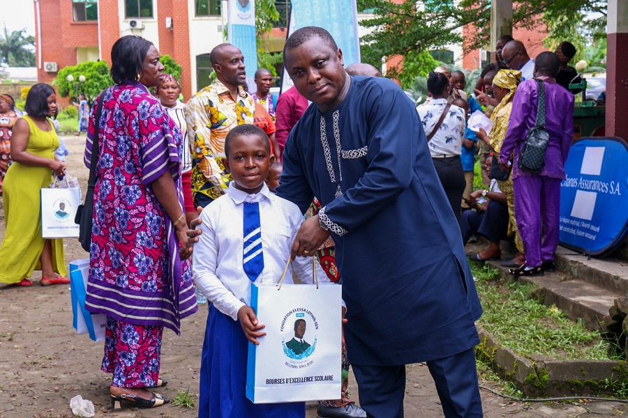 ÉDUCATION : Bourses d&rsquo;excellence – La Fondation Elessa Lothin-Sen célèbre les meilleurs élèves du Moungo