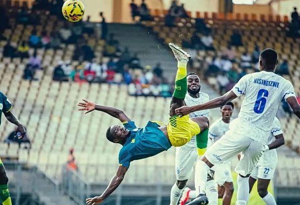 FOOTBALL : Coupe de la Confédération CAF – Panthère du Ndé concède le nul face à Rayon Sports lors de la manche aller