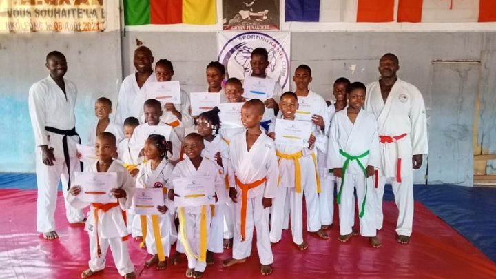 KARATÉ : Rentrée Martiale au SKC – Fin des activités vacancières au centre d&rsquo;Anguissa et remise solennelle des ceintures
